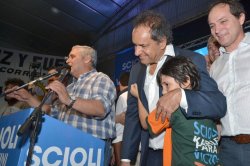 Ríos y Scioli firmaron acta de compromiso para la reparación histórica de Corrientes