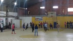 La juventud de la Técnica ahuyentó al mal tiempo con su Torneo Intercurso de Futsal