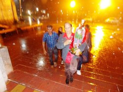 Con fe y bajo torrencial lluvia, Saladas honró a San Expedito