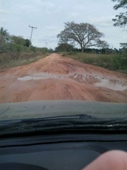 Vecinos de Colonia Cabral solicitan al municipio el arreglo de caminos