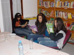 En la Biblioteca Pisarello presentan el libro “Afectos, pequeños y grandes artistas saladeños”