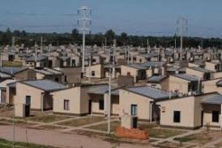 Colombi consiguió el financiamiento de Mil viviendas para Corrientes