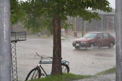 La lluvia sigue en Saladas pero hasta el momento no hay evacuados