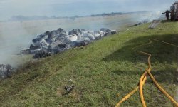 Bomberos de Saladas sofocaron un incendió de un camión que transportaba algodón