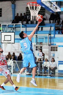 Atlético de Saladas no pudo con Regatas en el primer juego de la serie de semis