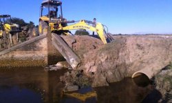 Cayó un puente de un camino vecinal de Saladas