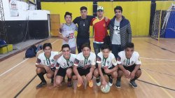                 Fin de semana largo a puro futsal en Saladas 