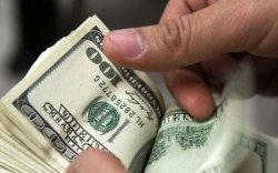 El Gobierno no puede contener el dólar: alcanza el récord de $43,50
