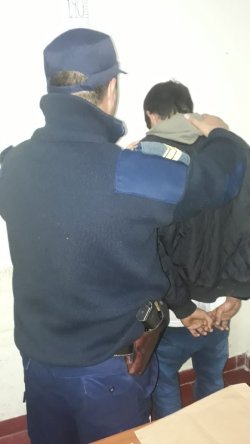 La policía detuvo a menor de edad acusado de robar una agencia de quiniela