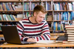 Jóvenes podrán rendir materias adeudadas online para terminar la secundaria