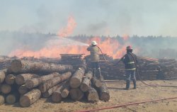 Detuvieron al dueño de un aserradero por comenzar una quema que provocó un incendio
