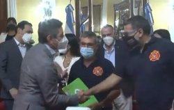 Gustavo Valdés entregó nuevos subsidios a bomberos de Corrientes y agradeció aporte de Nación