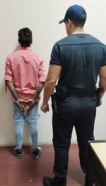 Momentos de tensión cerca de la Escuela Normal: un joven armado fue reducido por la policía