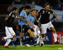 <strong>Argentina le ganó a Uruguay y se clasificó al Mundial 2010</strong>