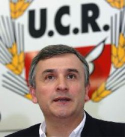 La UCR impugnará las candidaturas de Kirchner y Scioli