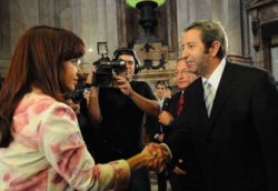 El gobernador de Mendoza criticó a Cobos por “hacer campaña para la oposición"