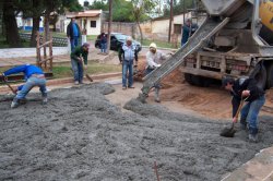 A ritmo acelerado avanza la pavimentación de Lugones