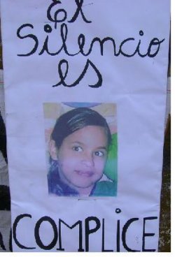 Familiares y amigos de la niña Romina Gutiérrez reclaman frente al juzgado de Saladas