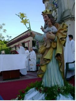 Fiesta Patronal en Saladas: “¿Saben los padres donde están sus hijos?”