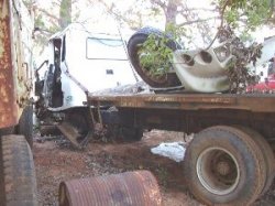 Frente a Comisaría roban caja de velocidad de 200 kilos