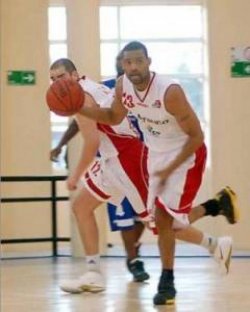 Atenas nuevo extranjero: Brandon Richard Mason