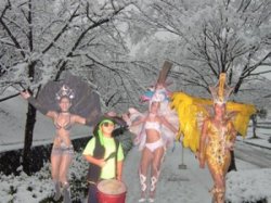 Ni el frió frena la pasión del carnaval