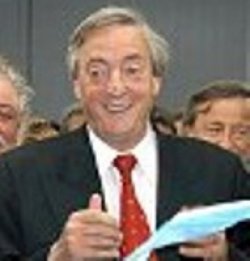 Kirchner acusó a "elementos parapoliciales y paramilitares” por los casos de López y Gerez