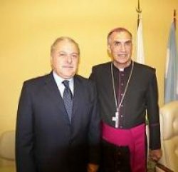 El gobernador Colombi pidió que la Iglesia "participe en el proceso de consenso"