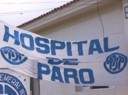 Empleados del Hospital local hacen paro