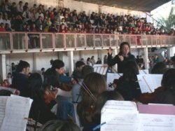 Jóvenes saladeños escucharon las melodías acuáticas