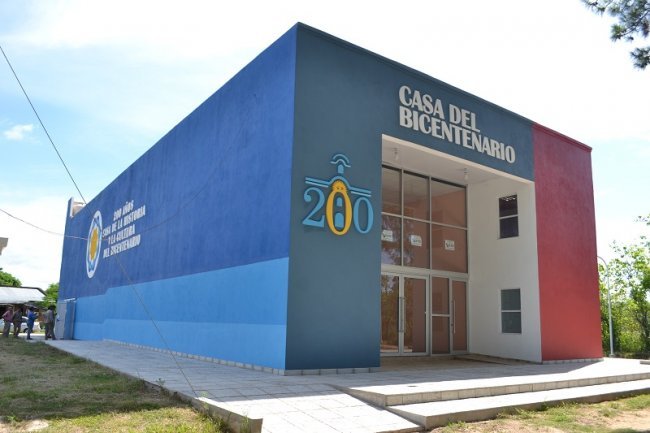 Casa Del Bicentenario (Saladas)