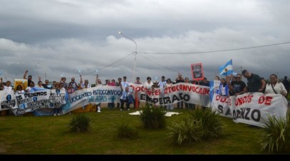 Docentes autoconvocados de Saladas, San Lorenzo y Empedrado se manifestaron en Cuatro Bocas en el Día del Trabajador